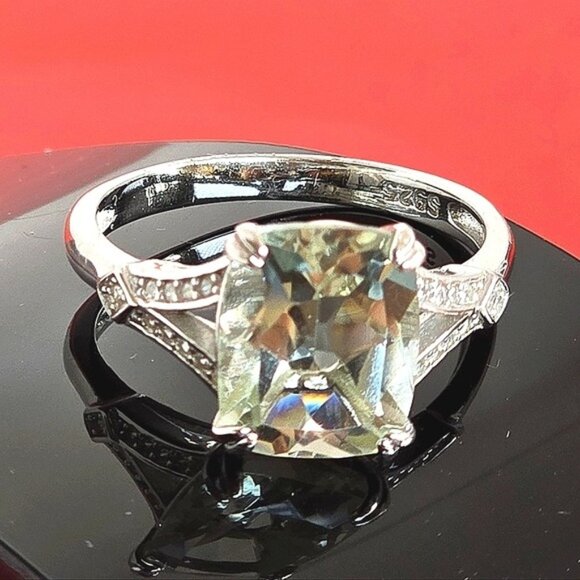 925 Sterling Silver Ring with Natural Green Amethyst 8x10mm & CZ - Picture 1 of 7